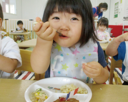 使い捨て紙エプロンサービス